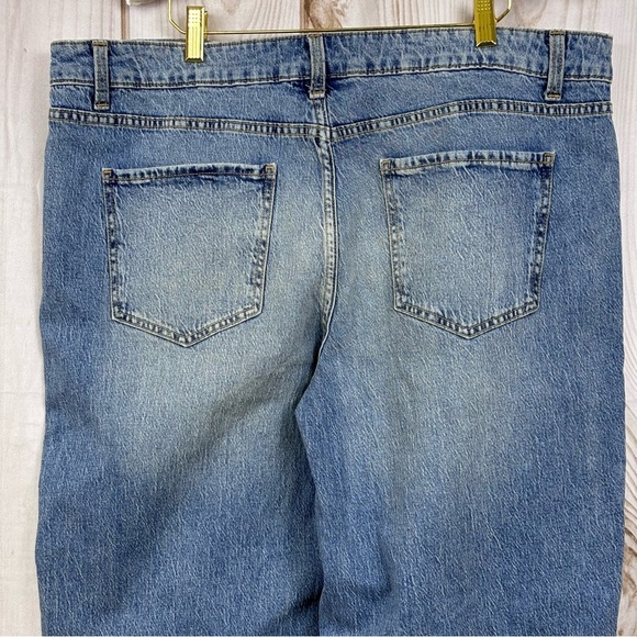 Time and Tru High Rise Straight Leg Cuffed Jeans Casual Pants Light Wash Size 18 - Picture 5 of 14